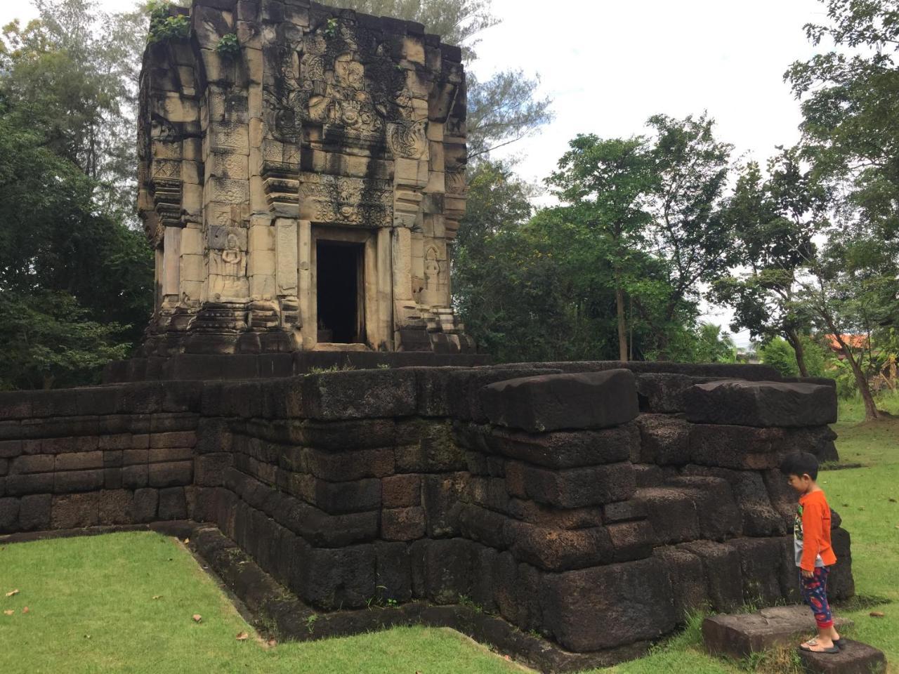 Baan Thung Home Stay Prasat Luaran gambar