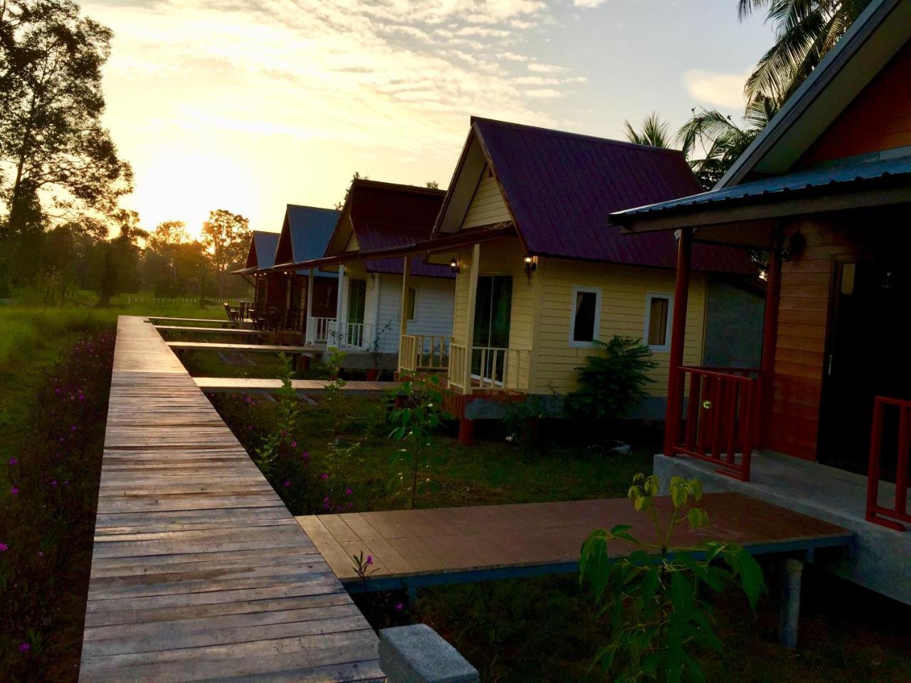 Baan Thung Home Stay Prasat Luaran gambar