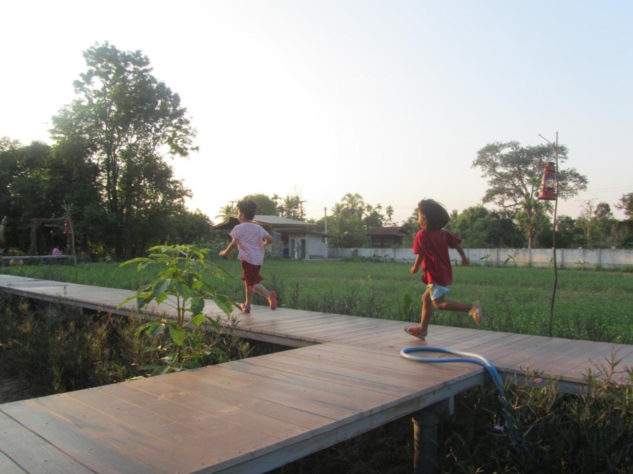 Baan Thung Home Stay Prasat Luaran gambar