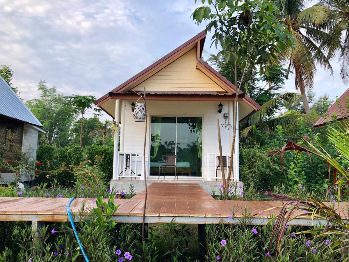 Baan Thung Home Stay Prasat Luaran gambar