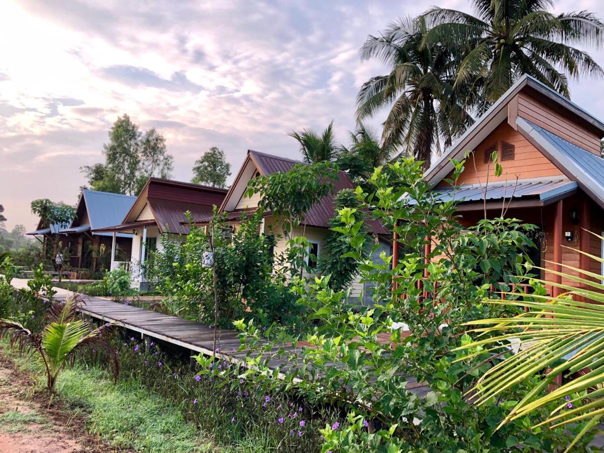 Baan Thung Home Stay Prasat Luaran gambar