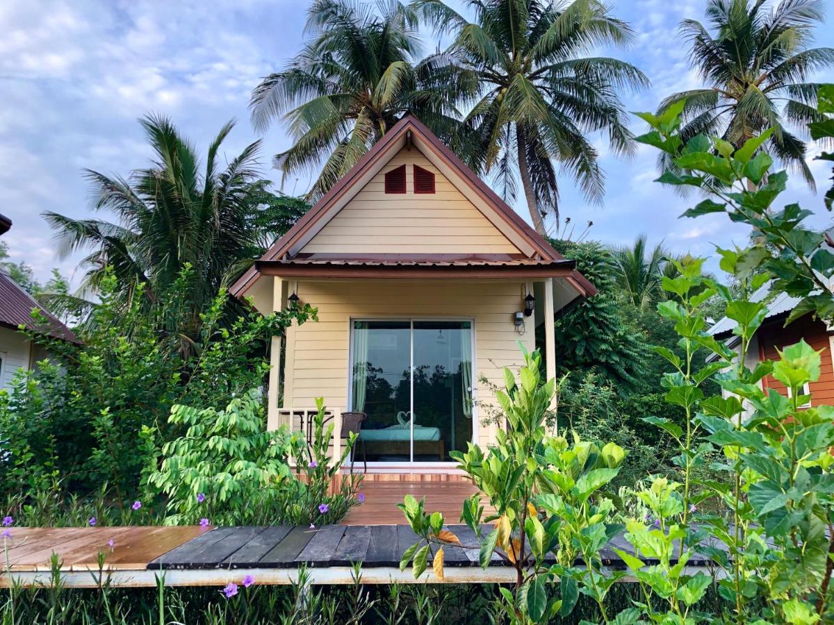 Baan Thung Home Stay Prasat Luaran gambar
